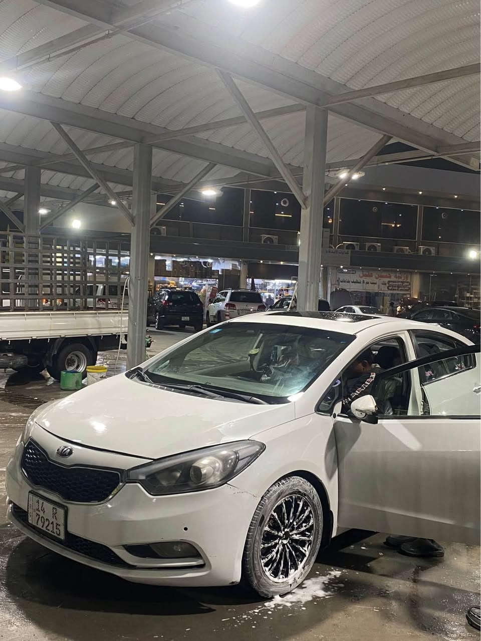 سلام عليكم
كيا سيراتو 2015 خليجي فول مواصفات بأسمي رقم بصره الجديد لل 31 تحويل يمته ما يعجبك 
كير at شفتات تسارع نضام سبورت + نورمال 
مكينه 1600 دوش بيهه تبخير خفيف 
تبريد قطعتين شرط ثلج 
حداده جديده تخم تاير جديد
ضربتها صندوق وتعديل بالحوض وجاملق خلفي والباب صبغ وبيه كم شخط بسيط مبين بالصور  
السعر  93  وبيه مجال قليل للشراي 
مكاني بصره صالحيه شارع اللواء 
هاتف *********** البصرة, العراق
