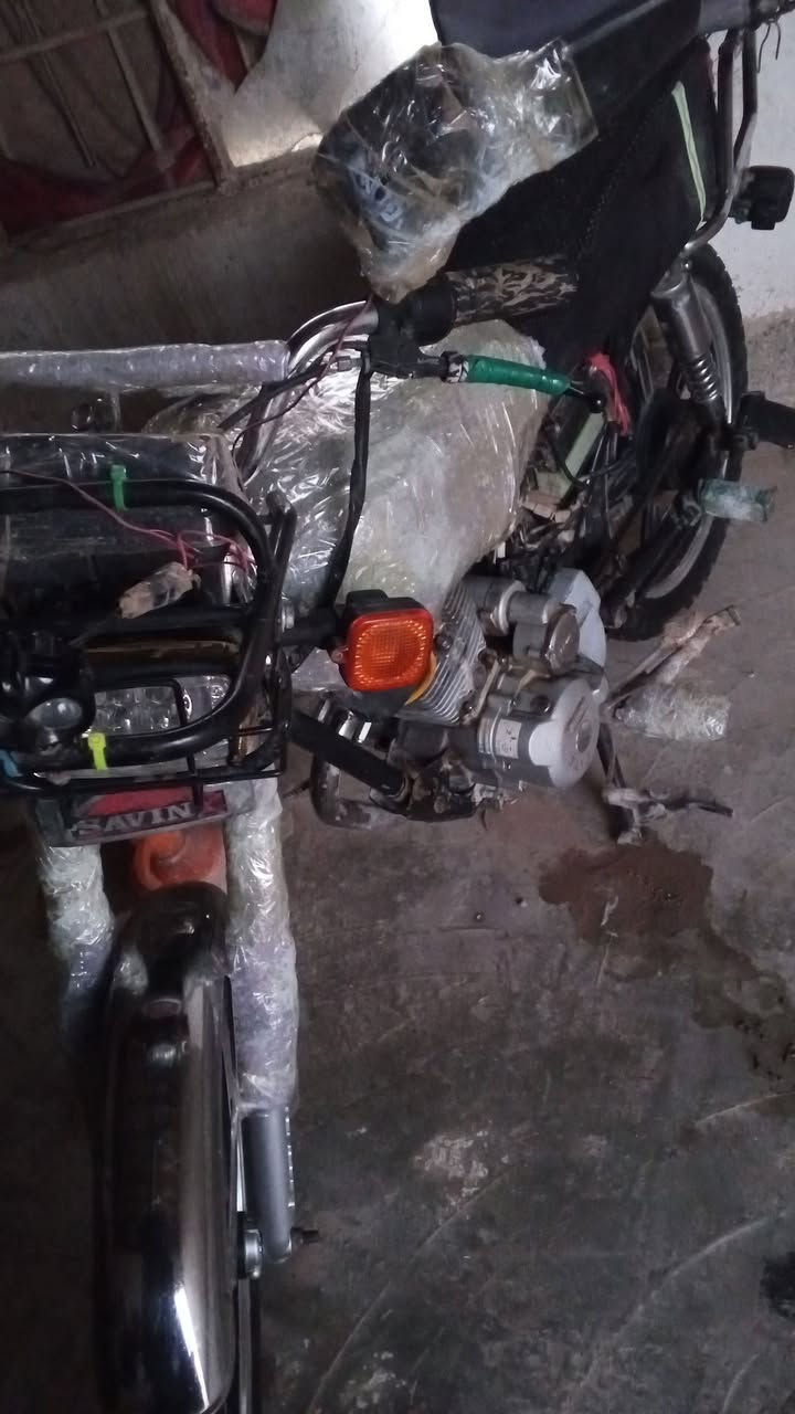 دراجة سيفان موديل 21 مناقصه شي بس فيلسه مجفت جديد نكره سلف سعر 400رقم***********مكان تكريت الفرسان
