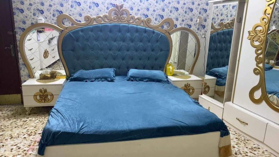 بيع سريع غرفة تركي الثقيلة البيع
زعفرانية اربع شوارع 550 مع دوشك 750 وبيهة مجال قليل
***********
