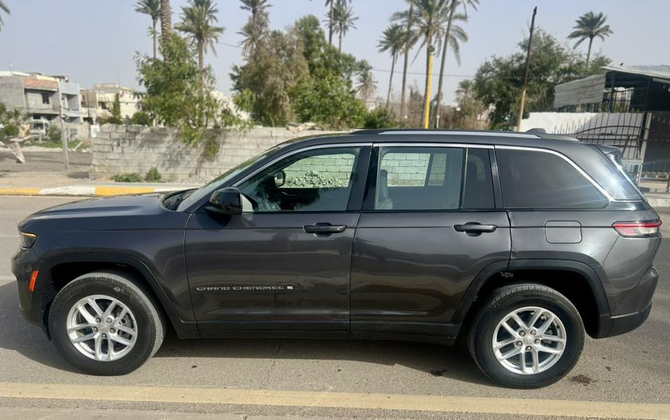 السلام عليكم أخوان
جيب لاريدو ٢٣
٥ راكب(المرغوب)  
٦ سلندر 
فور ويل 
رادار امامي  تحديد مسار 
حساسات خلفية 
تحذير بالمري الجانبية 
تحكم كامل بالستيرن
تبريد امامي منفصل 
تبريد قطعتين
ماشية ٢٤ (فقط الف ماشية بالعراق)
ضرر باب خلف السائق والسونار مرفق 
رقم اربيل بأسمي وتحويل ثاني يوم
السعر ٢٩٠
***********
