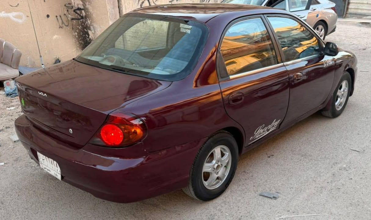 كيا سبكتره موديل 2002
محرك 2000دوش كير اوتو 
تبريد ⛄️ ثلج صدر جديد
تخم تاير جديد مكفوله من ضرار
سياره جاهزه سعر45وبيهامجال
سكن بغداد***********
