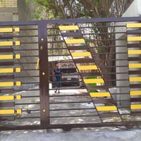 صباغ منازل • ابواب وشبابيك • الميمونة ميسان