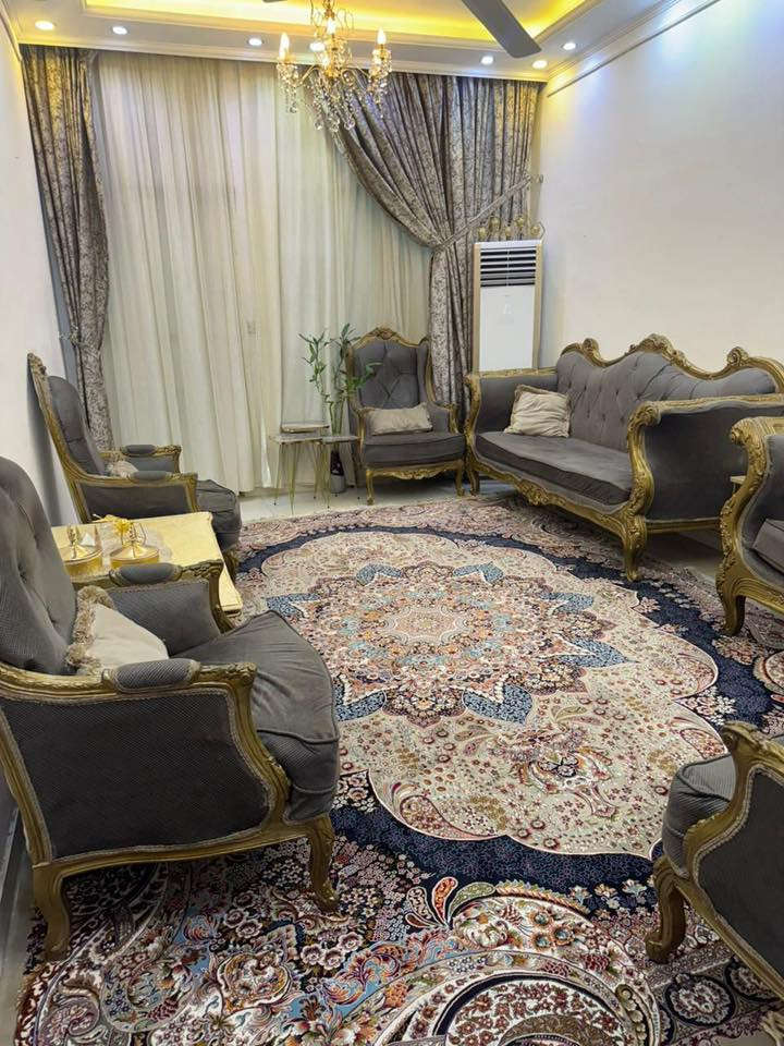 السلام عليكم اثاث بيت للبيع للاستفسار ***********
