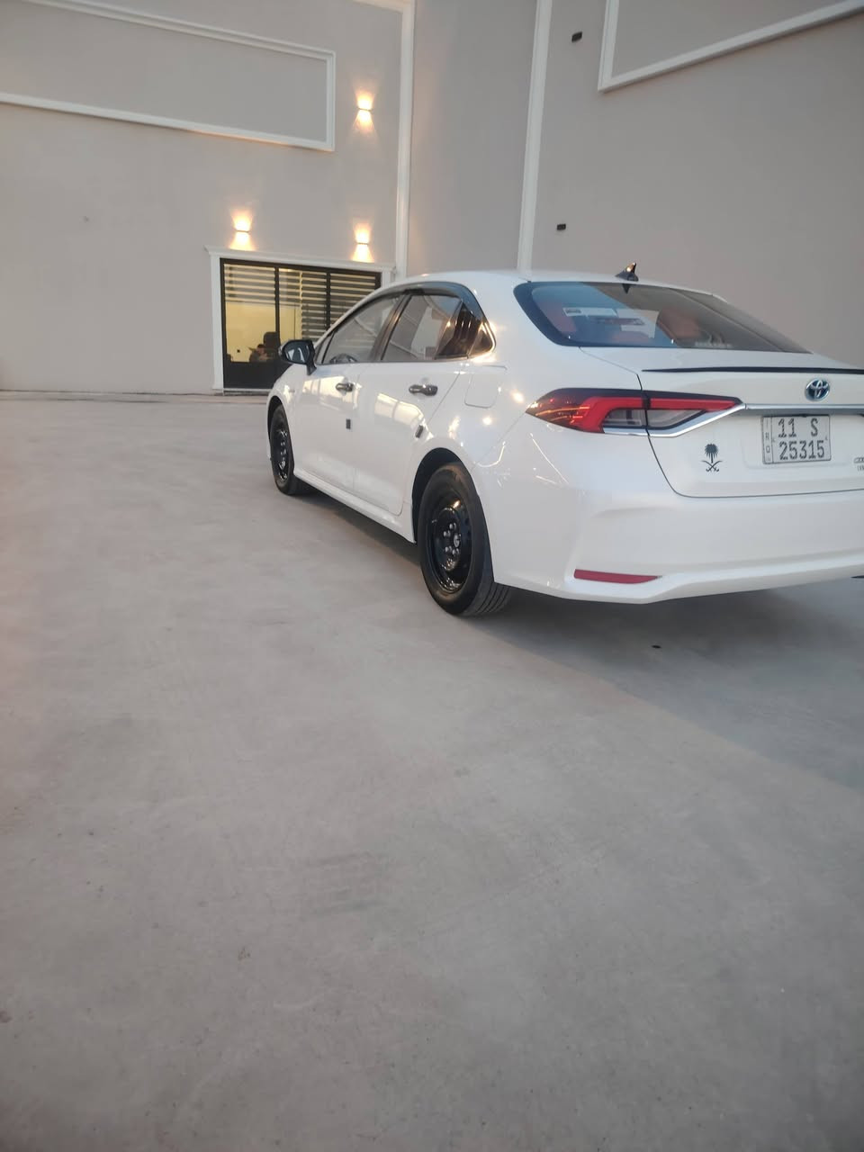 السلام عليكم  كورله مديدل 2023 لبيع السعر 139وبيه مجال بصيط السياره مكفول من لصبغ بيه طخه بلداير مال جاملغ الخلفي ما مسويه مكان بغداد حي العامل ***********
