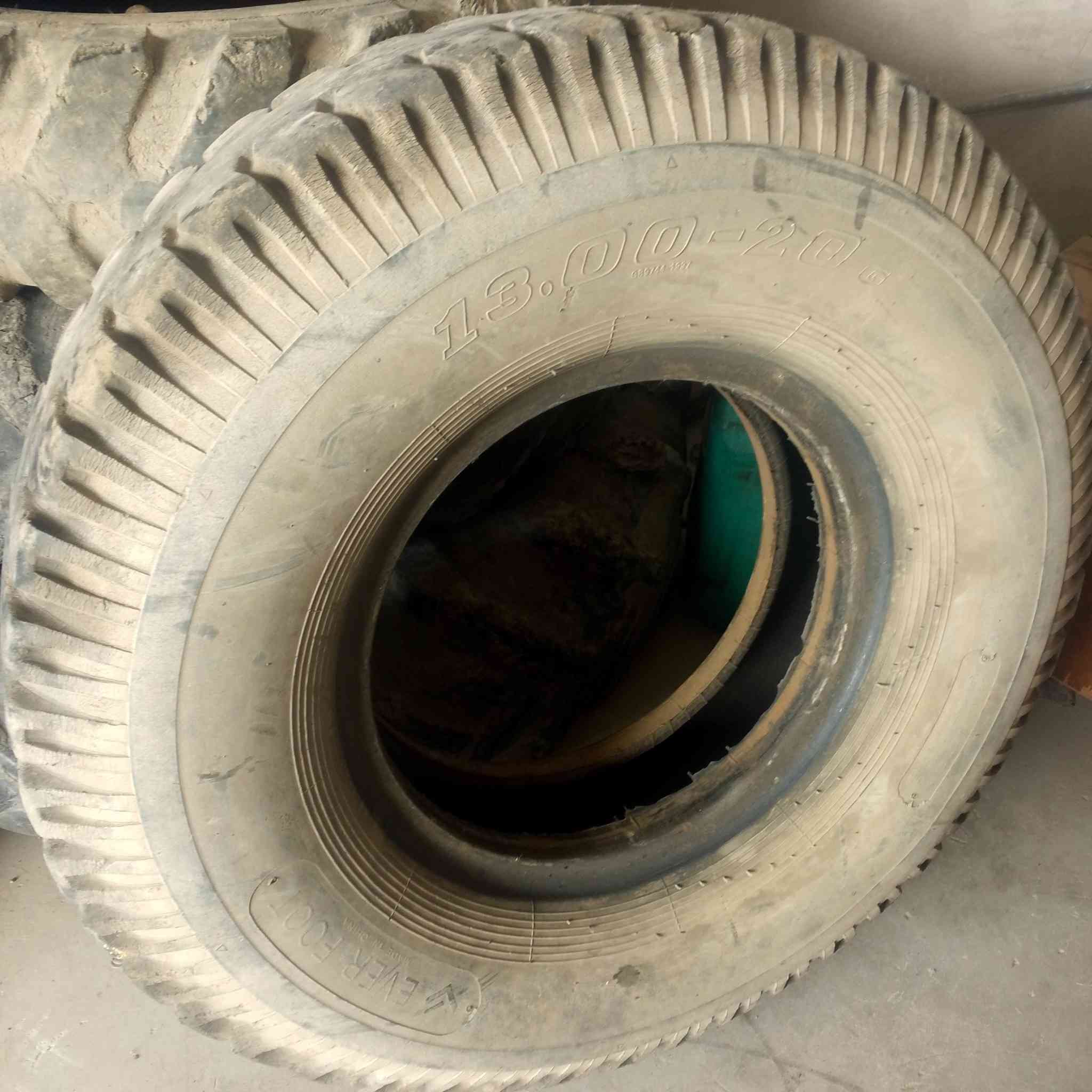 تاير للبيع ***********
