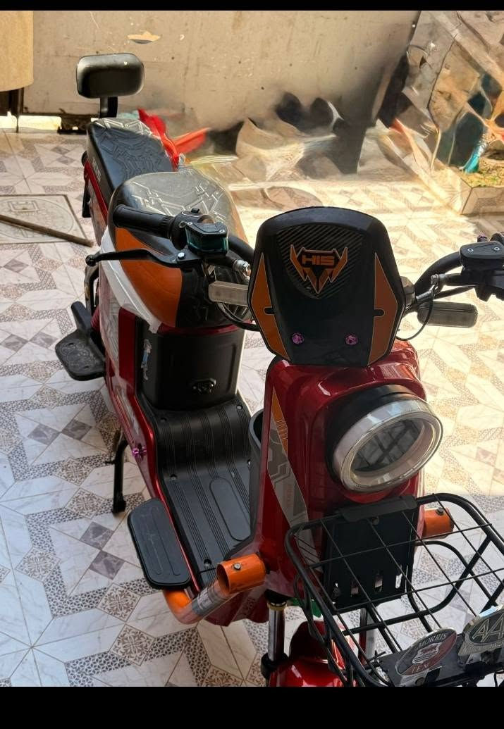 درجة شحن H900فولل مواصفات سعرها 400 وبي مجال  شغل ومشي  مكفولة اشاير يمنا ويسرا ودبل بصمات إشارة سرقه الشراي يتصل أو يجي خاص*********** مابيها اي نقص مكان ديالى خان بني سعد
