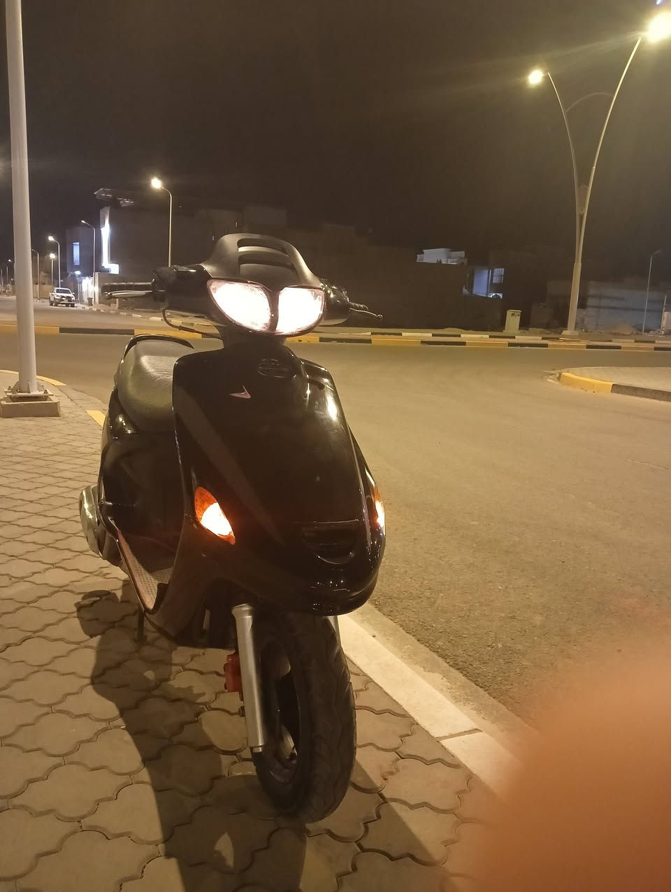 سلام عليكم دراجة فراشه للبيع مكينه ما مفتوحة خير من الله كهربائياتها كلها شغاله سلف وهندر شغاله دبلات أمامي وخلفي شغالات اشاير شغالات لايت عالي ناصي شغال السعر 550 وبيها مجال بسيط المكان البصرة الزبير رقمي للتواصل ***********
