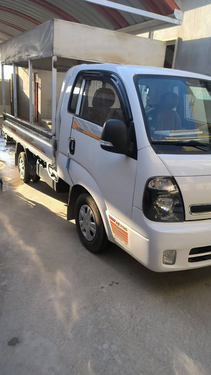 السلام عليكم ورحمه الله وبركاته 
كيا حمل 2018 للبيع 
محرك وشاصي كلو شرط 
لا نفخ ولا صرف ولا بارد 
السعر 135وبيها مجال قليل 
***********
هذا رقمي وبيها واتساب
