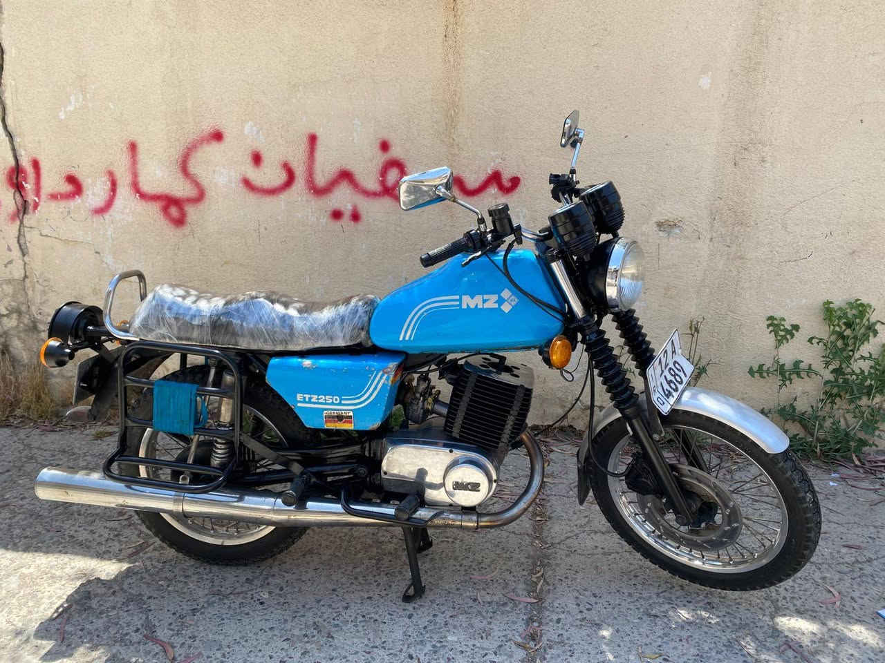دراجه MZ للبيع موديل 82 رقم وسنويه باسمي شرط التحويل سايس 3 السعر4 /***********/***********
