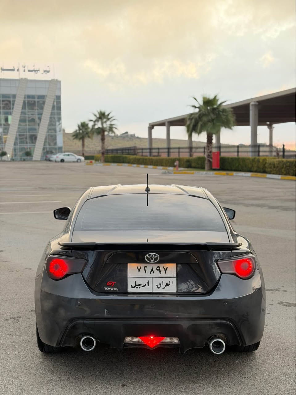 للبيع تويوتا GT86موديل 2013 فول مواصفات ماعدا فتحة محرك V6VVTقوي ونشط كير اوتماتيك سيارة نظيفة وجاهزة بيها اربع قطع صبغ بدون دواخل وبدون  ايرباك سعر السيارة 76$عليها غرامات 23$ورقة ينزل من السعر بعد الاتفاق مكان سيارة دهوك *********** /////*********** دهوك, العراق
