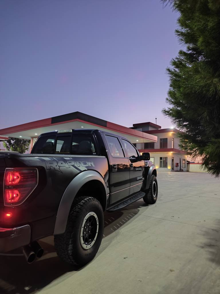 Raptary مۆدیل 2013 SVT

لەم مۆدیلەیە فول فول مواسفاتەی خلیجیە
سۆنەریم داناوە بێ بویاخ و بێ ساردە 
مکینەو گێری نکراوەتەوە
مکینە مرغوبی ٨ بستونە
سەنەوی و تایەی و ناوی تازەیە بی کەمو کوریە ،
بەس فرۆشتنە بێ گۆرینەوە تکایە
ژم/*********** Iran
