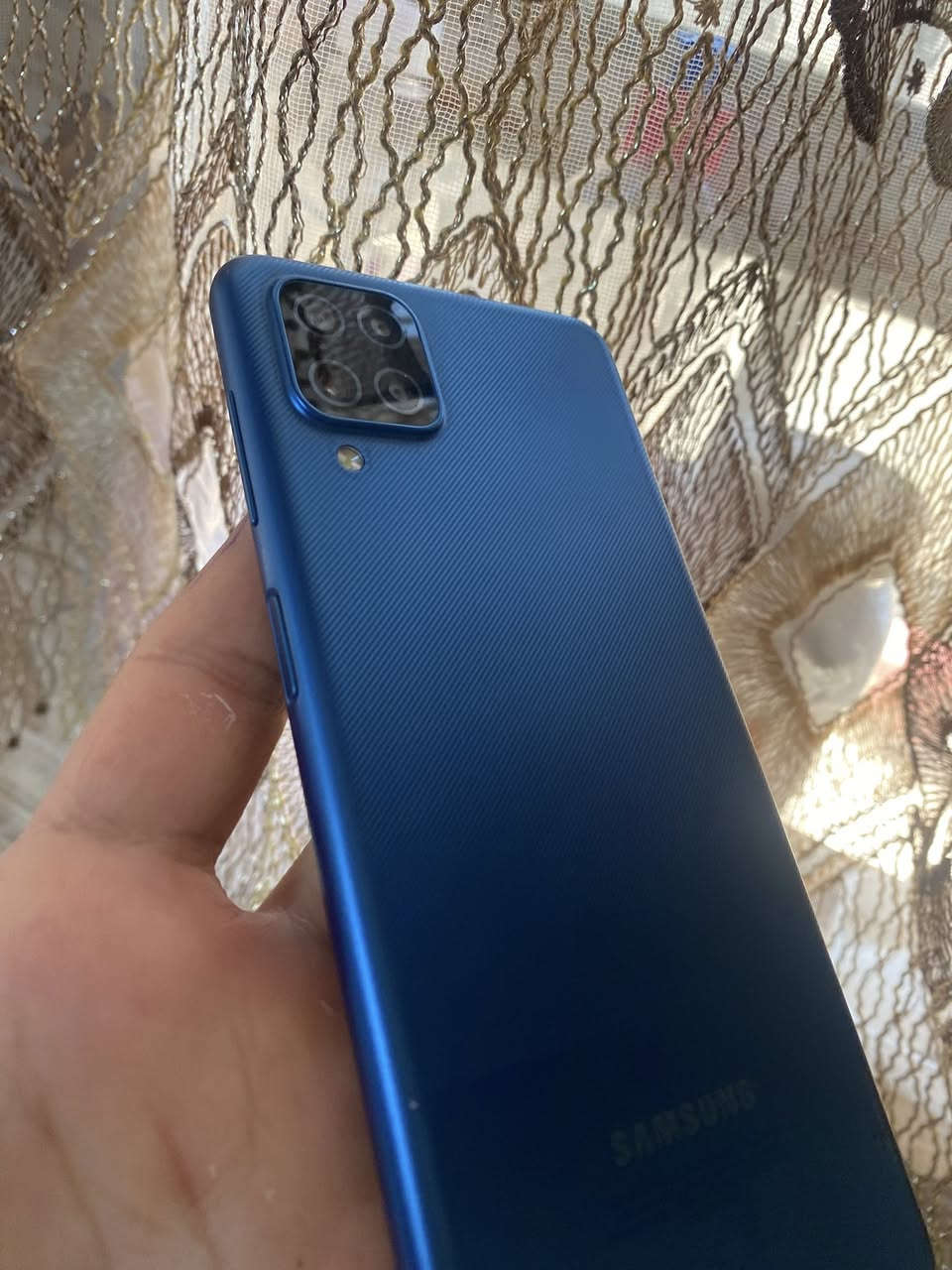 😎 ***********
               🤩 سامسونج Galaxy A12 👉
مع العالمي تكنولوجي للهواتف ومستلزماتها - Al-alamy Technology 

🖥 الشاشة: مقاس 6.5 بوصة من نوع PLS IPS بدقة 720 × 1600 بكسل (HD+)، مع نوتش صغير (Infinity-V).

المعالج: ثماني النواة (MediaTek Helio P35 بتكنولوجيا 12 نانو).

🤳 الكاميرا الأمامية: 8 ميجابكسل.

💾 الذاكرة 64

🔋 البطارية: 5000 مللي أمبير، تدعم الشحن السريع بقدرة 15 واط

نظام التشغيل: أندرويد 10

لأمان: مستشعر بصمة أصابع جانبي (مدمج في زر الطاقة).

 🔥 السعر : 100الف
