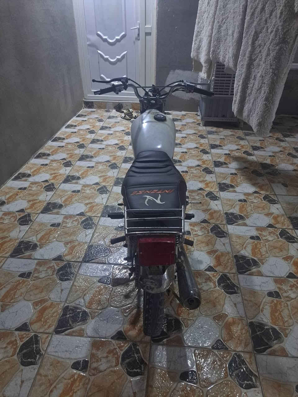 للبیع تایگر 2020 مابی واحد عیب مکینە مابی صوت مابی صرف مکینە صوت نفس ساعە سعر 300بی مجال 
ڕقم واتساب***********
ڕقم موبایل***********
