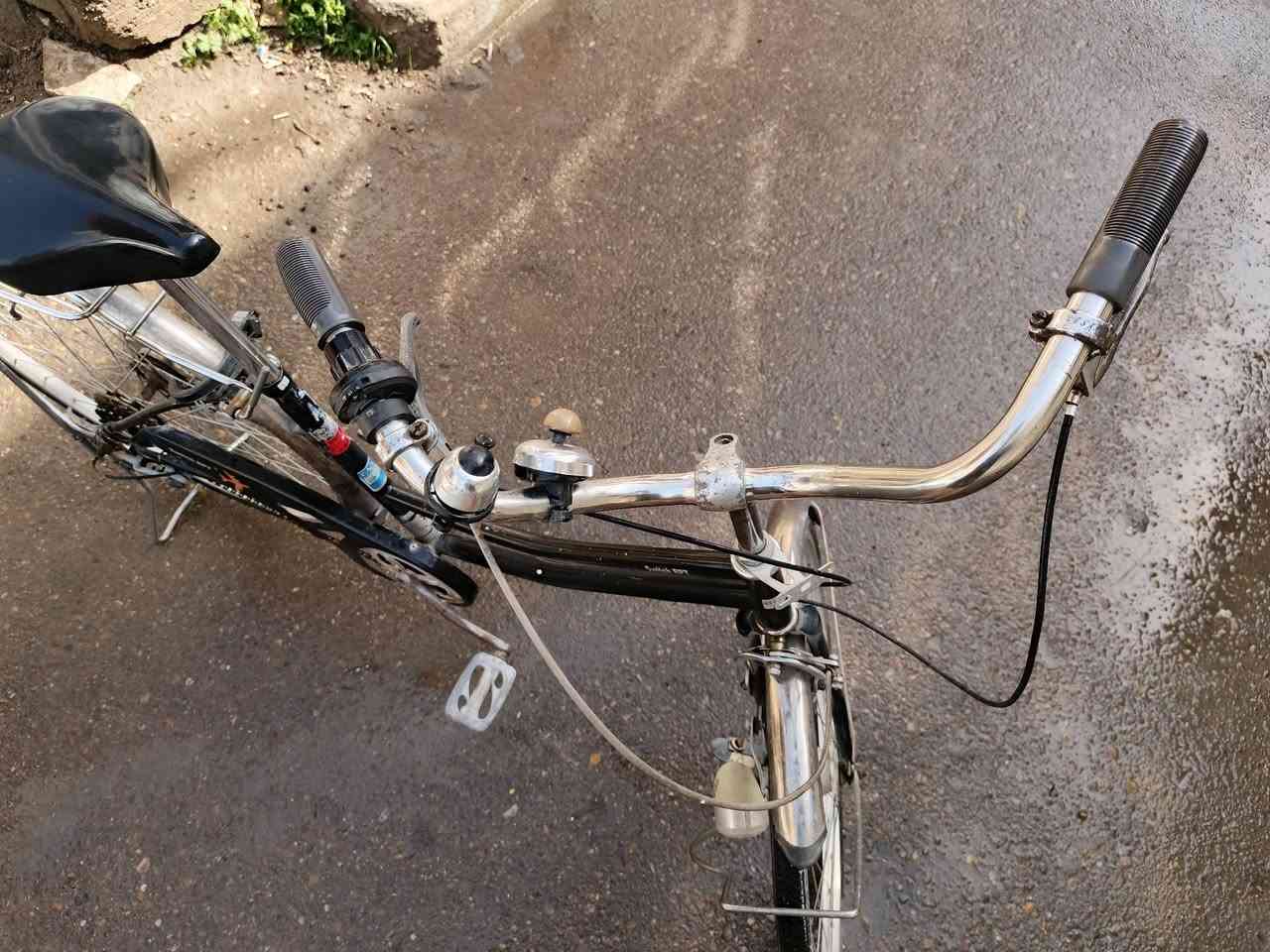 السلام عليكم، بايسكل بناتي قياس 27 باله
رقم شاصي
 بريكات امامي خلفي شغال
لايت داينمو امامي شغال
تايرات جديد
سرج جديد جلد
جرس
قفل مع مفتاح
ستاند جديد

للتواصل خاص ماسنجر او واتس اب ***********
السعر 80 وبي مجال
