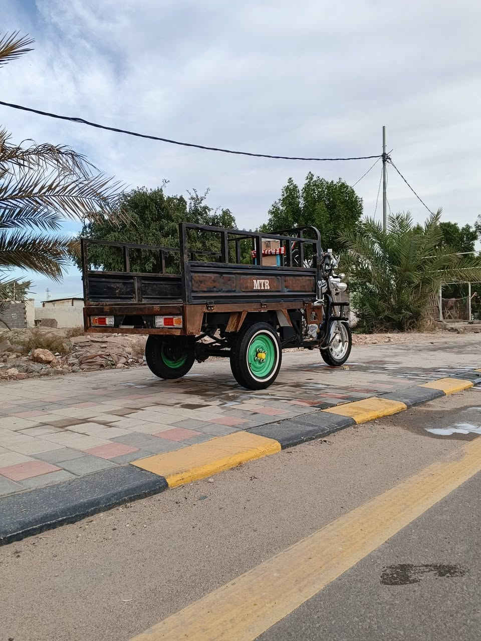 السلام عليكم
2007 ستوته للبيع 
دراجه مقفوله 
من براغي 
الاخر شى 
لشري يتصل على الرقم 
***********
