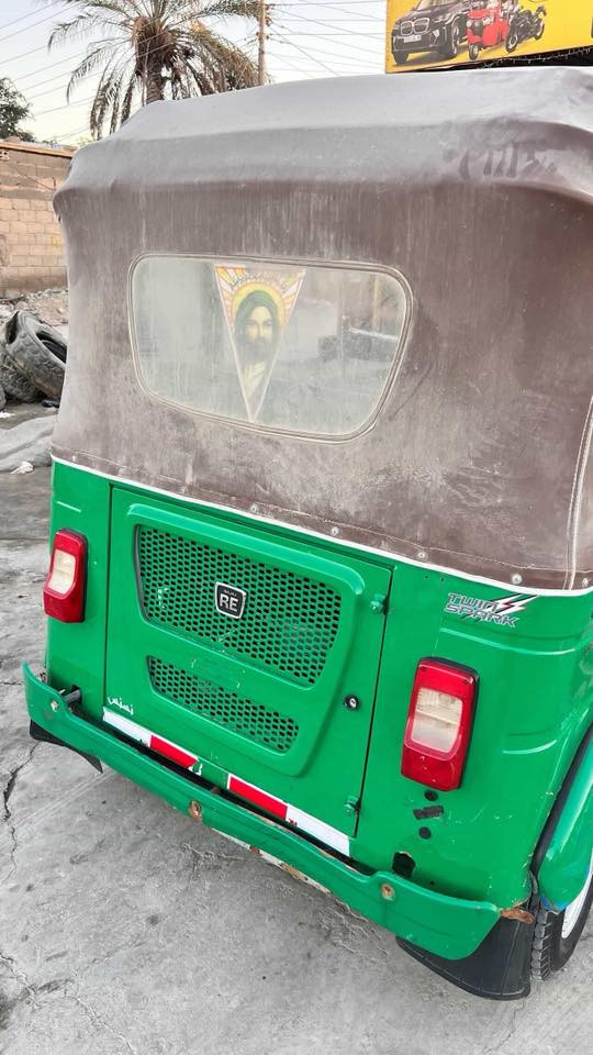 سلامو عليكم تكتك البيع مديل 22وراق كامله سعر 6مليون بيه خلل بصيط 
***********
