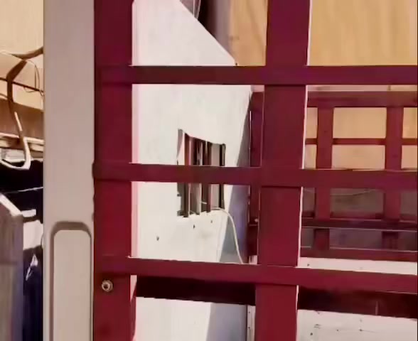 للبيع
محجر بدي ثقيل كامل مع الباب الخلفية طول 6.25

وارتفاع 80 

سعر 300 الف 

للاتصال : ***********
