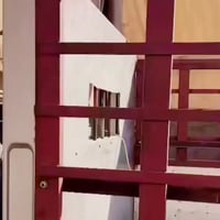 للبيع محجر بدي ثقيل كامل مع الباب الخلفية طول 6.25  وارتفاع 80   سعر 3...