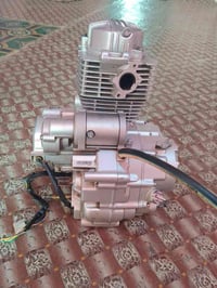 محرك 19 نضيف مستعمل 4اشهر قطرت دهن ما يصب فقط بي كرنك . محرك اخو جديد ...