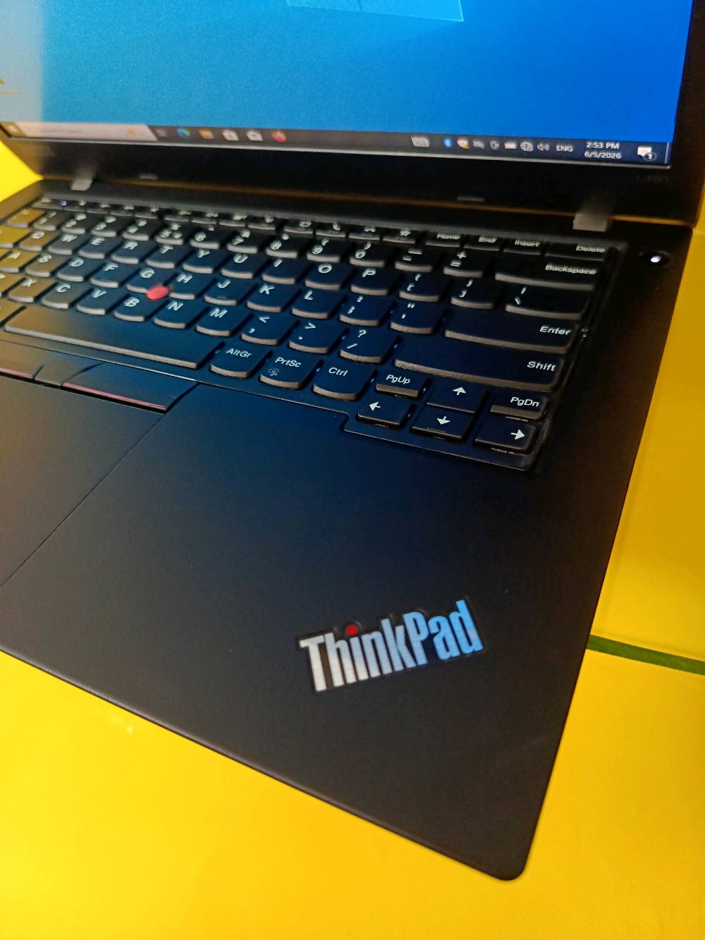 عرض رقم 269 نسبة النظافة 90
i7 جيل ثامن بسعر 250 الف
******************
 Lenovo ThinkPad L490

المعالج: Intel Core i7-8565U 
(8CPUS   2.00 GHZ
***************
رام 8   DDR4
*******
هارد 256  SSD
*******
كارت شاشة دخلي شير 4   UHD
*******
الشاشة 14 Full HD (1920 × 1080)
******
شاحن  Type-C
********
منفذين  USB 3.1
منفذ HDMI
منفذ LAN
***********
البطارية ضمان من ساعه الى ساعين حسب الجهد
ضمان اسبوع من تاريخ الاستلام
--------------------------------------
يوجد خدمة توصيل لجميع انحاء العراق
------------------------------
عنوان ديوانية سوق هرج الفرع الثاني على اليمين  شارع البلي ستيشن 
اسم المكتب لابتوب الديوانية (( هاتف) ***********  وتساب او المراسله على صفحة لابتوب الديوانية
&&&&&&&&&
ملاحضة رجاءا لا نشتري او نرواوس