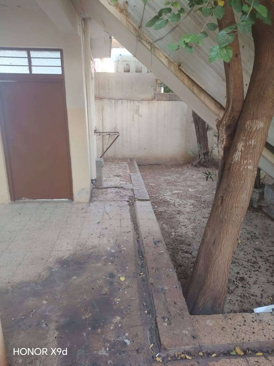 بيت يجار  حي لاعلام  غرفتين نوم استقبال مطبخ وصحيات كراج الطابق الثاني غرفتين نوم *********** وتساب
