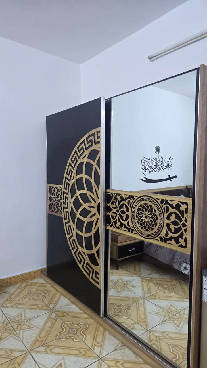 السلام عليكم 
غرفة نوم بسعر 450 وبيها مجال 
سرير اطفال بسعر 70 الف وبي مجال 

للاستفسار اكثر الواتساب 
***********
