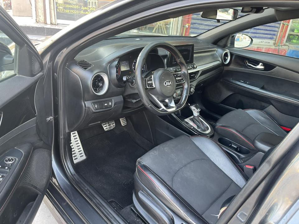 السلام عليكم
كيا فورتي جيتي GT  2020

• محرك 1600 تيربو + كير تيبترونك  8 سرعات دبل كلچ

تبريد خلفي شفتات استيرن

علامة GT + بطاين بيبان لأمامي 

دشبول الوان 

• مسجل صوت هامرن كاردن 8 سماعات  

اشاير مري  

انارة السيارة امامي خلفي داخلي LED 

 بصمة تشغيل بصمة بيبان 

•  انارة ترحيب بيبان لأمامي عند لأقتراب وجنطه • دبل اكزوز 

ويل كب وبعد مواصفات السياره سبورت

سعرها 125

مكاني بغداد ماشيه 97

***********
