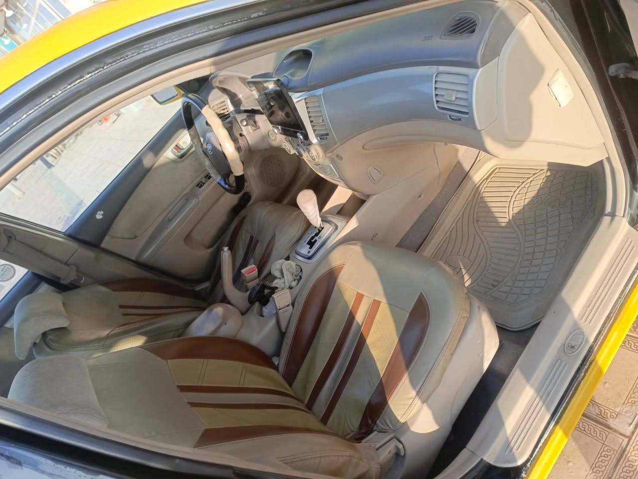 سلام عليكم
كيا اوبتيما 2008 وارد امريكي 
رقم بغداد انكليزي 
ضربتها حوض السبير برانكيت سليم 
تخم تاير حداديه باتري كهربائيات كله جديد 
مكاني ناصريه مركز 
***********
مكلف ب نشر وهاذه رقمه صاحب السياره
