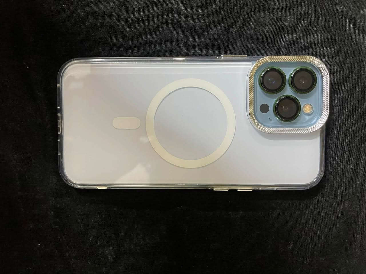 السلام عليكم
آيفون 13 ابرو ماكس 
بطاريه 93🔋
الموبايل مبدل شاشه وبطاريه أو اثنينهن أصليات 
ذاكرته 256 آويا شاحنه أو لزكه مضلله أو حافضه فقط 
مكان الجهاز بغداد بلديات 
رقم ***********
سعر 550 أو بي مجال
