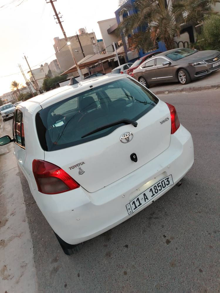 بلاديه بدون صبغ فقط ربع البنيد 
موديل 2007 محرك 1500
اوتوماتيك تبريد تدفئة
شاشتين مع كامرات عدد 2 داش كام
سنترلك ريمونت سويج عدد2
خم تاير جديد باتري جديد
صدر خلفي امامي جديد
سياره جاهزه ترايه موديل 25
شرط سياره بسمي رقم جديد تحويل مباشر
سعر 82 وبيها مجال للاستفسار على رقم *********** بغداد, العراق
