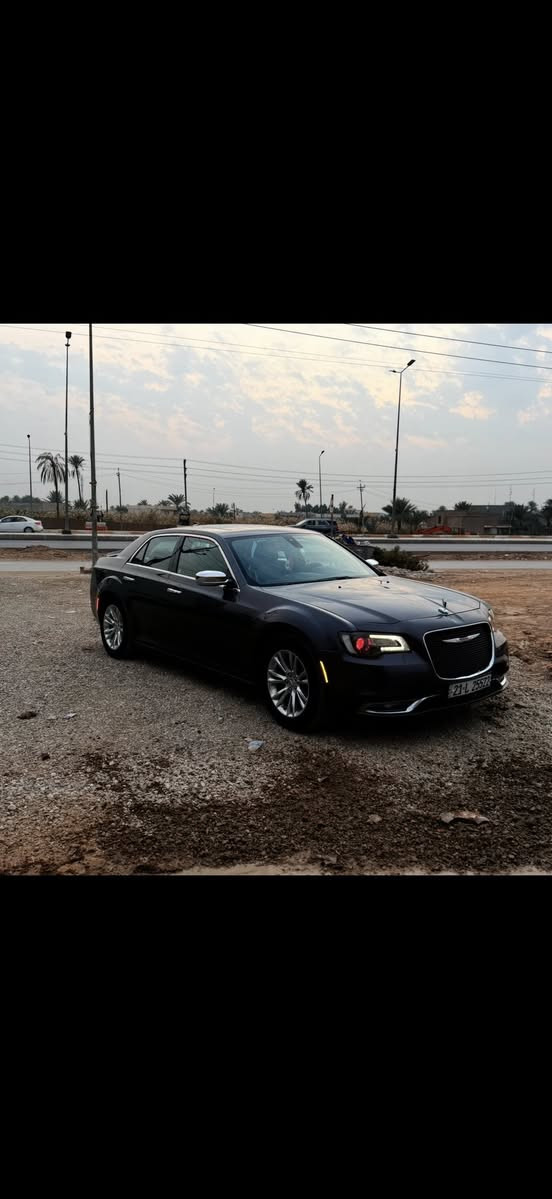 سلام عليكم كلايسلر c300
فول مواصفات 
كشنات كهرباء تدفئة تبريد خزن 
ستيرن كهرباء هيتر 
بردة خلفية 
بانوراما 
سستم صوت 
مري قلاب 
حادثهة نص جامرغ ونص بنيد بدون ايرباك صور الحادث موجودة 
محرك وكير مكفولات من كل شي 
تخم تاير + حدادية جديدة 
ماشية  118 الف ميل 
رقم سليمانية سنوية لل٢٠٣٠ 

السعر ٢١٥ $ 

مكان السيارة ديالى الخالص 

***********
***********
