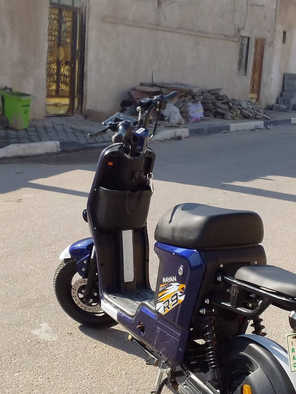 سلام عليكم دراجه ار9 ريان مديل 2025 كاهربائيات شغاله دراجه مابيها اي نقص اشاير نضام رجوع للخلف بطاريات سود الماكس  بيها سويجين وبصمتين السعر450 وبيها مجال للشراي مكاني بصره
