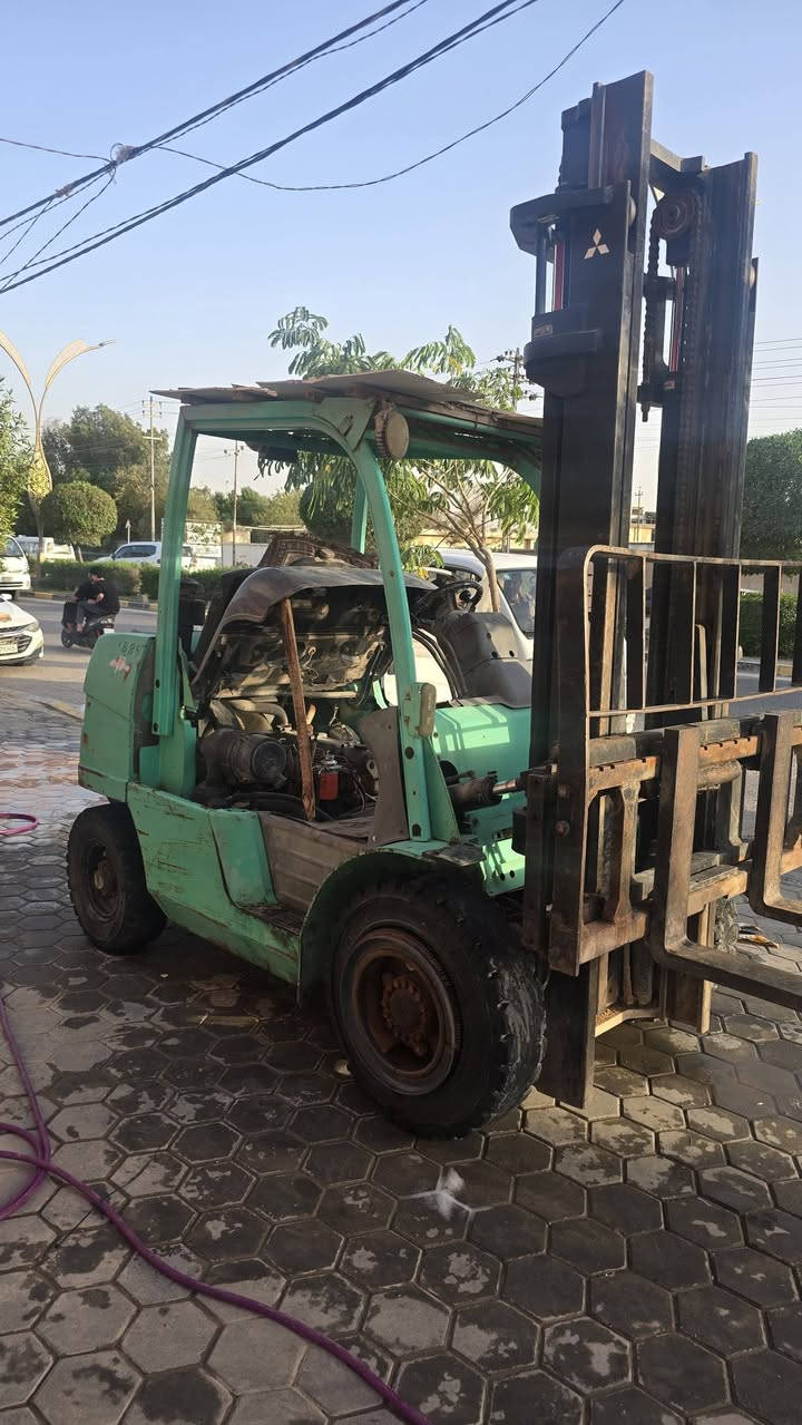 شوكيه للبيع ميتسوبوشي بقوه 4طن جب عالي 3حركات /6 ستندر شوكيه نضيفه
رقم كاتي دهوك اصولي 
مكانه كربلاء الاستفسار و الاتصال 
***********
***********

