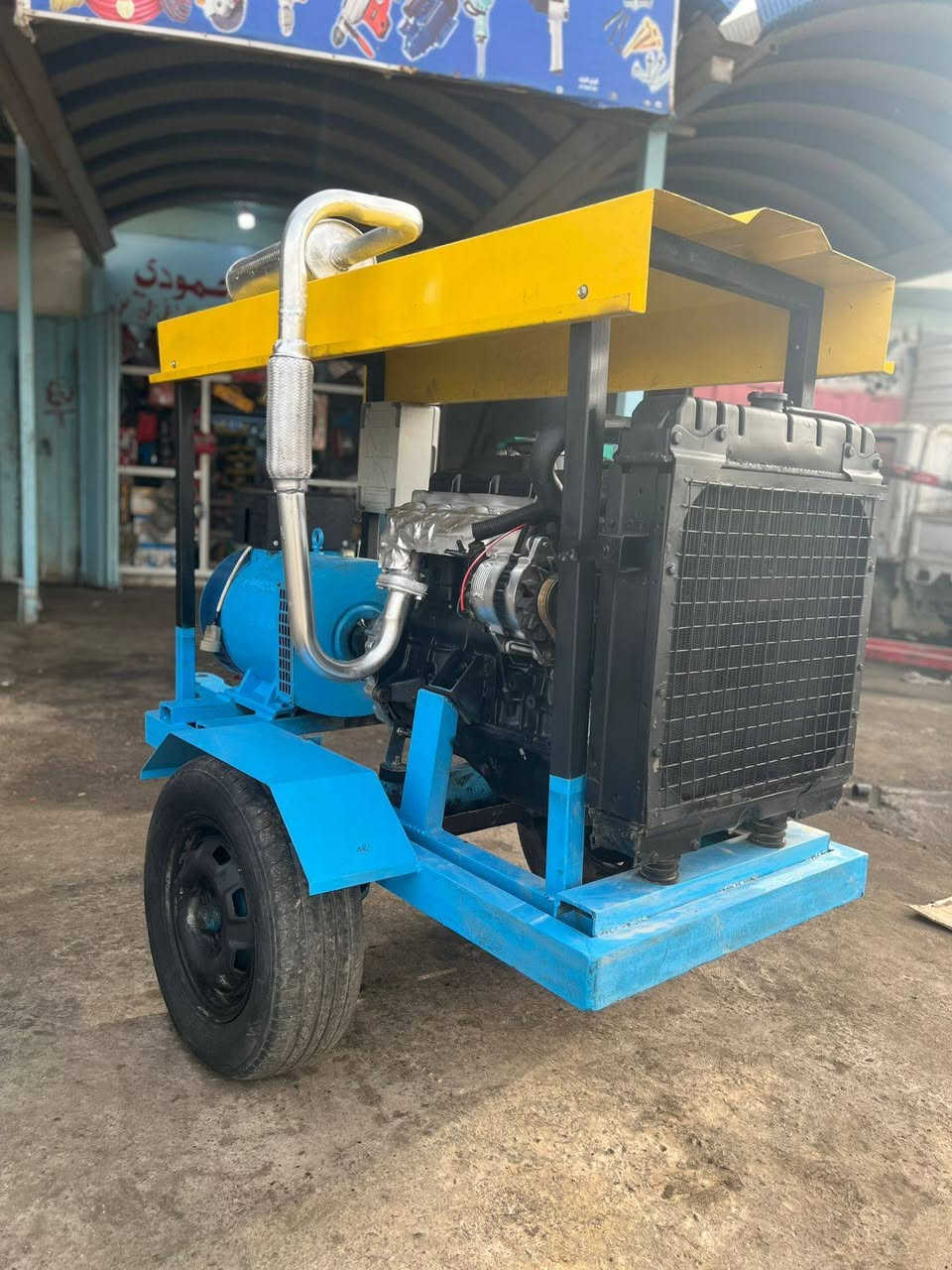 سلام عليكم
مولد كيه 2701 لا صرف وله بخار
راس تواليد 30كيفي ثري فيز
سعر 16 ورقه
***********
***********
مكان بغداد
