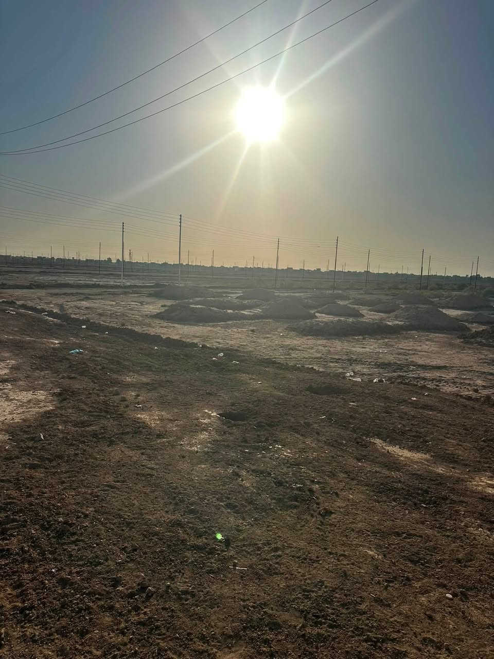 السلام عليكم 
50 دونم للبيع مقطعه ماء كهرباء شوارع 
سند 25 طابو زهور فتح بيان ثاني يوم في منطقة القمانيات 
للاستفسار مكتب زهرة الخليج
هاتف//***********
