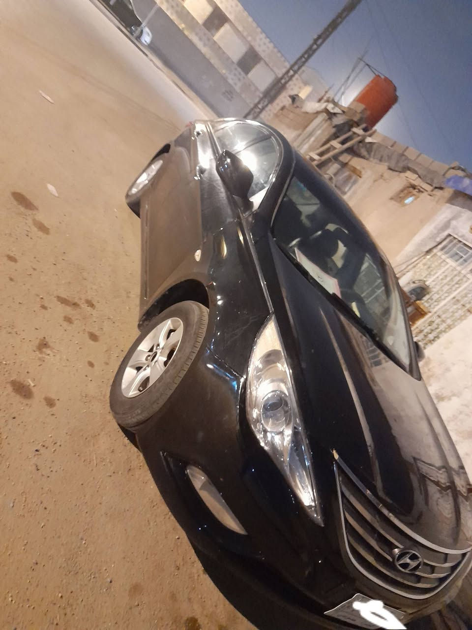 السلام عليكم 
سوناتا 2012 وارد كوري للبيع رقم بصره مكينه 2000 دوش مكينه وكير وحداديه وتبريد مكفولات البدي بي اكثر من قطعه صبغ بس بدون ضربه والوارد الكوري ماينكفل من الصبغ سياره سياره جديده وكامله من كلشي السعر 100ورقه وبيها مجال للشراي للتواصل ***********
