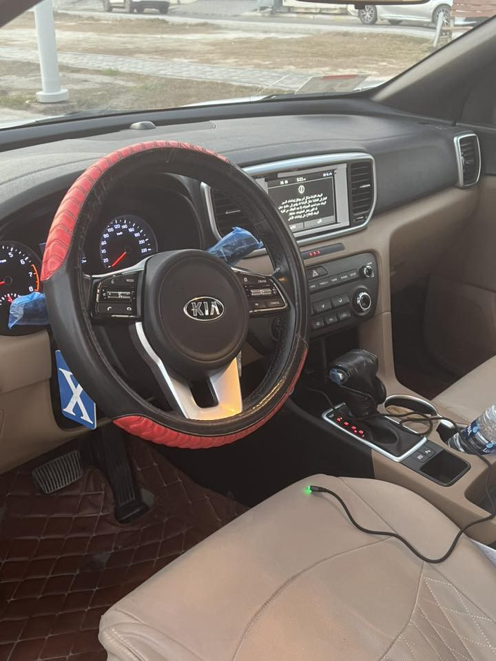 السلام عليكم
للبيع كيا سبورتج موديل ٢٠٢٠ 
ماشيه ٦٤الف
كشنات جلد 
داخل حمصي
شاشه نضام كار بلاي واندرويد
دبل سويج
نضام ملاحه نفكيشن
كامره خلفييه وحساسات اماميه وخلفيه
تحكمات ستيرن مع تثبيت السرعه و ٣ انضمه قياده
السياره جديده جدا على وضع الشركه كفاله عامه من الصبغ والبارد 
السونار موجود بلمنشور
السعر ٢١٠ ورقه
***********
