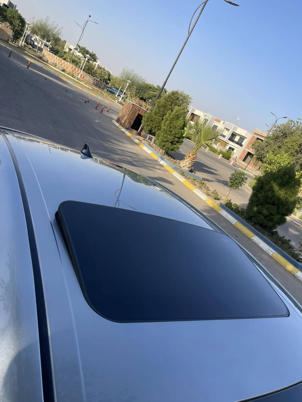 سلام عليكم  تويوتا كامري ٢٠٢٠ للبيع فقط بدون مراوس كامري وارد امريكي موصفات se بلاص فتحه وجلد ورادات ماشيه ٦٠ الف ميل فقط سياره بيها فقط باب السايق تبديل بدون ايرباك بلاد ودوسه جوه الباب صبغ ومكانين تعديل بارد سيارن كلش حلوه وجديده ايد واحد  سعره ١٩٥ مجال جدا بسيط مكان ديالى / خانقين ***********٣
