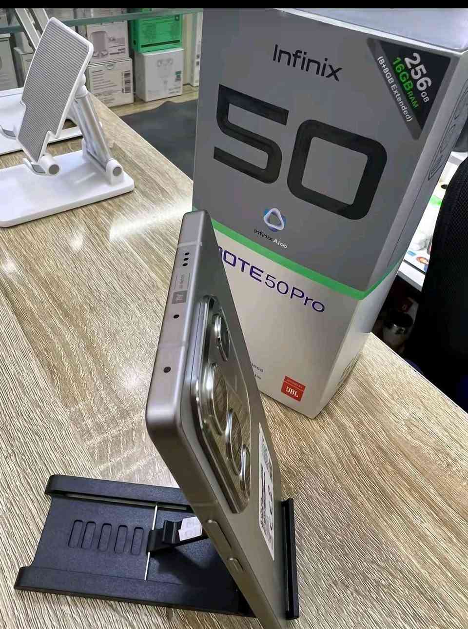البيع Infinix NOTE 50 Proمابي شخط واحد شرط السعر 335ويرهم مراوس


**إذا كنت صاحب هذا الإعلان وتريد حذفه لأي سبب، رجاءا أرسل رسالة إلى الدعم الفني**
