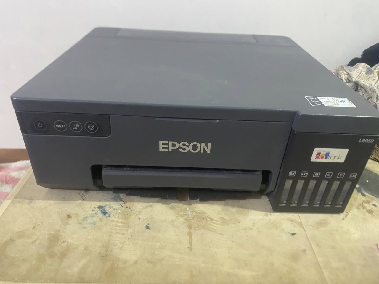 طابعه ايبسون L8050طباعه صور وعاج عظم
وطابعه كانون G3411
وطابعه حراريه لطباعه او مكبس حراري مامفتوح ابد بعده بكارتونه 
وتساب(***********)او(0781810000)
