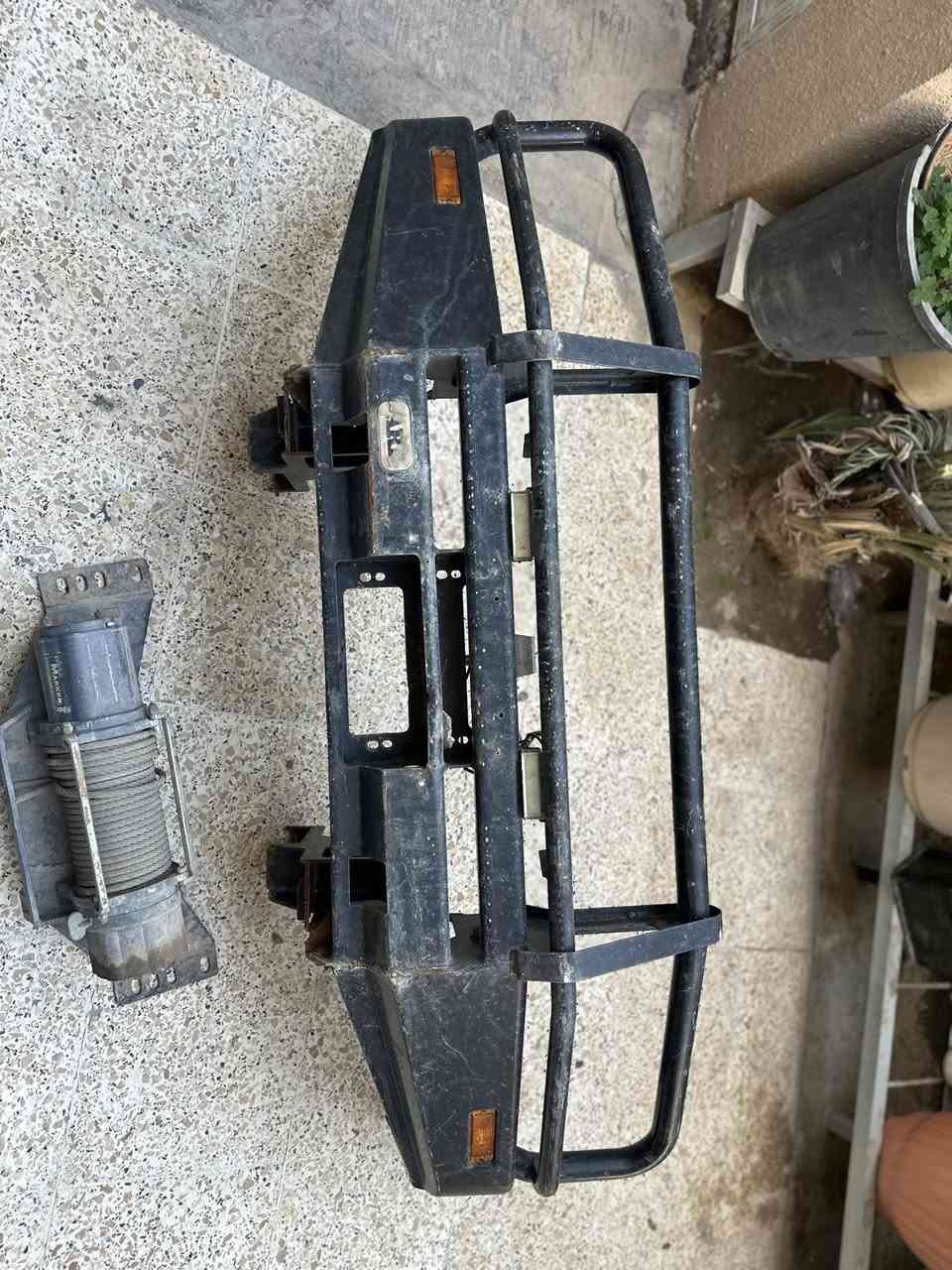 السلام عليكم دعامية درع لاندكروز مع الونج
السعر 500الف 
***********
