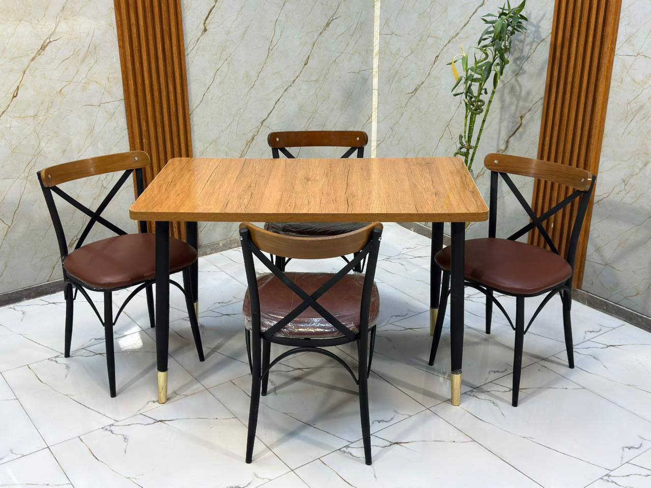 ميز طعام سطح خشب كشنات جلد رجل حديد
4 كراسي 175الف 

6 كراسي 225الف


**إذا كنت صاحب هذا الإعلان وتريد حذفه لأي سبب، رجاءا أرسل رسالة إلى الدعم الفني**