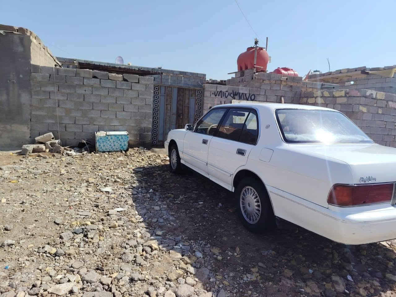 السلام عليكم ارنب موديل 1993 السيارة كفاله من الضربه والكص والنقل والعيب الشرعي كير  مكينه مكفولات حداديه جديدة تخم تاير كهربايات كله شغاله تبريد ثلج السنويه جديده ورقام جدد انكليزي السيارة جاهزه مابيه نقص السعر 73بيه مجال قليل مكاني ميسان رقمي ***********
