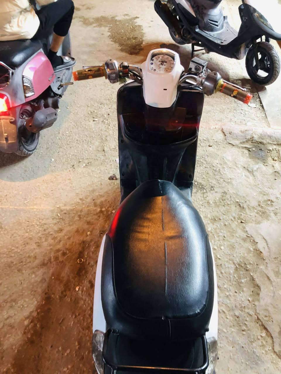 سلام عليكم دراجه بوليس للبيع مانقصهه شي نقصهه بر يك خلفي بس ودراجه مامجفته ولامره بس فتحتهه فيلستهه دراجه وعلي تخبل تقفل 120 وكلج امامي رياضي وكلج خلفي رياضي مكاني كربلاء حصوت عون للستفسار وتساب فقط ***********
