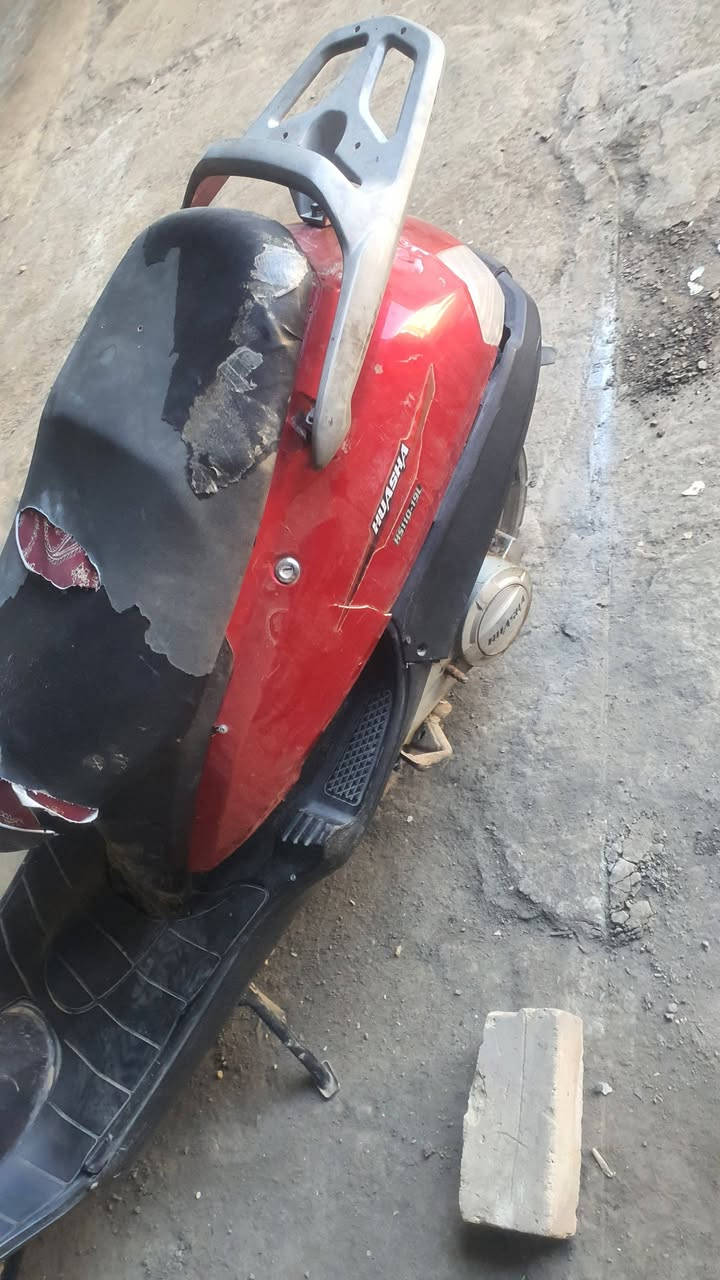 دراجه صيني جاهزه  مكينه وتايرات  سلف  لايت  عالي وناصي       بس ابيع كوم حديد    ***********           السعر  ١٧٥وبيه مجال
