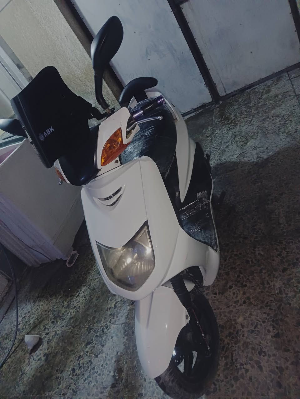 سلام عليكم من رخصت لدمن عندي دراجه سكنس نثيه 14سرعته كهرباياته كله شغاله محرك  مامفتوح عارضه550وبيه مجال مكاني بغداد لعماري يام سوك معمل لتمر ***********
