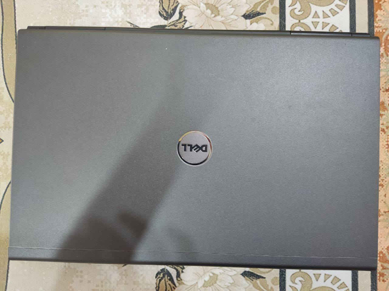 لابتوب للبيع
ووركستيشن ديل نظيف جداً 
I7 4th MQ 
8GB RAM
حجم 17 
هارد 256 SSD 
كرت شاشة قوي من AMD 
يحتوي مروحتين تبريد أنسى الحرارة 
....
سعر 300 قفل 
متوفر توصيل 
1080P medium setting 
GTA V 70 - 90 فريم 
RE 7 80 - 100 فريم 
RE 3 REMAKE 60 - 80 فريم 
لابتوب قوي ونظيف كامل مكمل وشاحنته 240 واط


**إذا كنت صاحب هذا الإعلان وتريد حذفه لأي سبب، رجاءا أرسل رسالة إلى الدعم الفني**