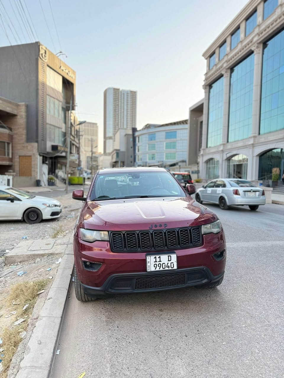 السلام عليكم
جيب بلاك توب

موديل 2018

 الحادث فقط البنيد مبدل ومصبوغ

وصار بيها حالوب بالعراق قليل بالقمارة والبنيد فقط

وبارد بالصندوق واتكحل 

لون ماروني

شاشه كبيرة مع GPS .ونظام كار بلي .

*   المقاعد جلد ومخمل و تدفئة 

*   ويل قياس 20 انج بلادي

*   تدفئة ستيرن .

*   تشغيل عن بعد .

*   صندوق كهربائي

رادر خلفي توقف ذاتي

*   حساسات خلفية 

*   كاميره خلفية دوارة .

‏. ( Auto Break System ) نظام بريك اوتو عند الرجوع الى الخلف *

رقم بغداد تحويل مباشر بسمي

السعر 190

العنوان بغداد حي اور 

***********
