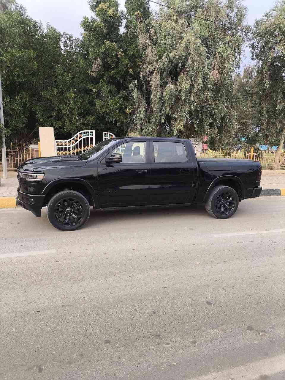 السلام عليكم 
رام موديل 2021
لمتد فول مواصفات 
رقم اربيل انكليزي بأسمي 
بيهة صبغ قمارة وتكم ودوسة وربع البدي
والباقي مكفول من الصبغ
مكان واسط سعر  350 ورقة وبيهة مجال
رقم ***********  .....
