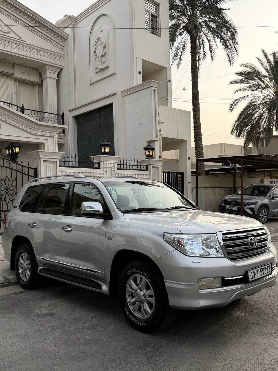 سلام عليكم اخوان للبيع لاندكروز 2011 ستينيه اصليه 🌹🌹🌹🌹🌹🌹🌹🌹🌹 السياره مكفوله من اصبغ والضربه كير مكينه تخم تاير كله جديد بشرط الفحص 
تحويل شوكت متحب 
الموصفات 
كشن جلد بقلاوه 
8 ايرباك 
ترحيب لاندكروز 
٣ قطع تبريد 
بصمتين 
فتحه 
لد امام
٦ سلندر 
فور ويل 
وباقي الموصفات المعروفه لاندكروز 
السياره فول مواصفات
وكلش جديده وحلوهً

السعر 31800$ بيها مجال بسيط
هاتف    *********** بغداد, العراق
